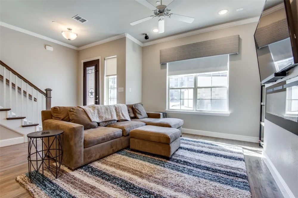 2821 Lindale Drive Carrollton, TX 75010