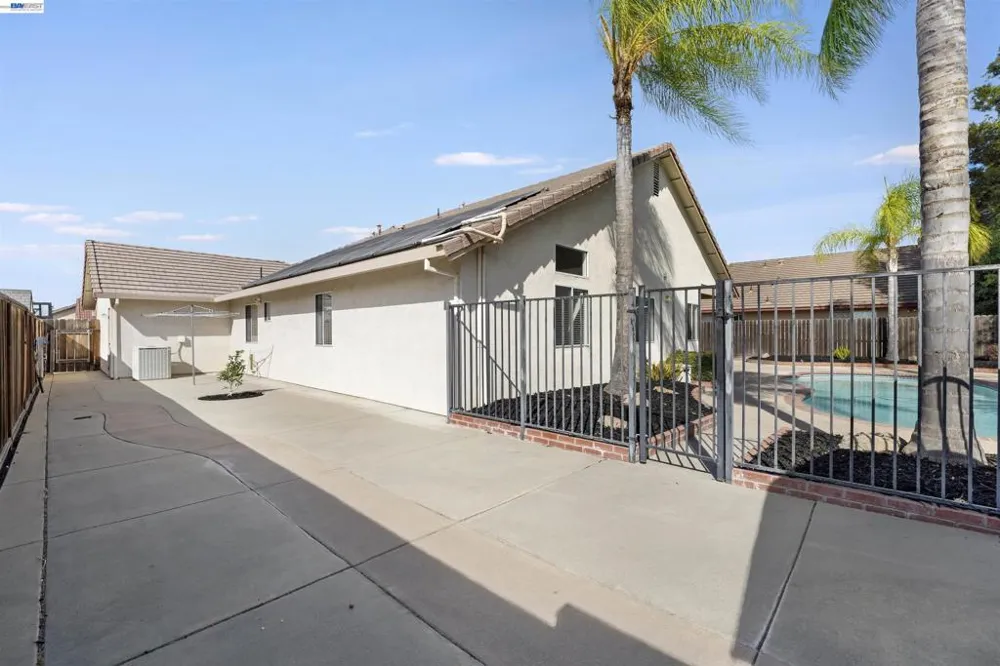 534 Reisling Ct Manteca, CA 95337