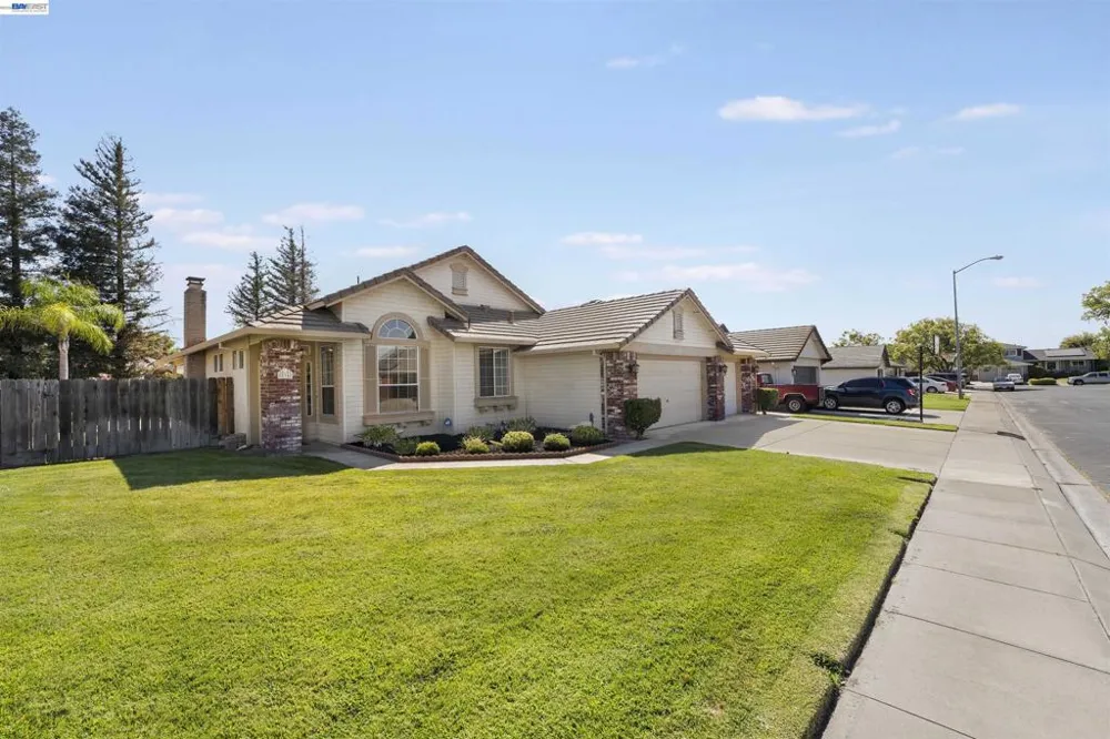 534 Reisling Ct Manteca, CA 95337