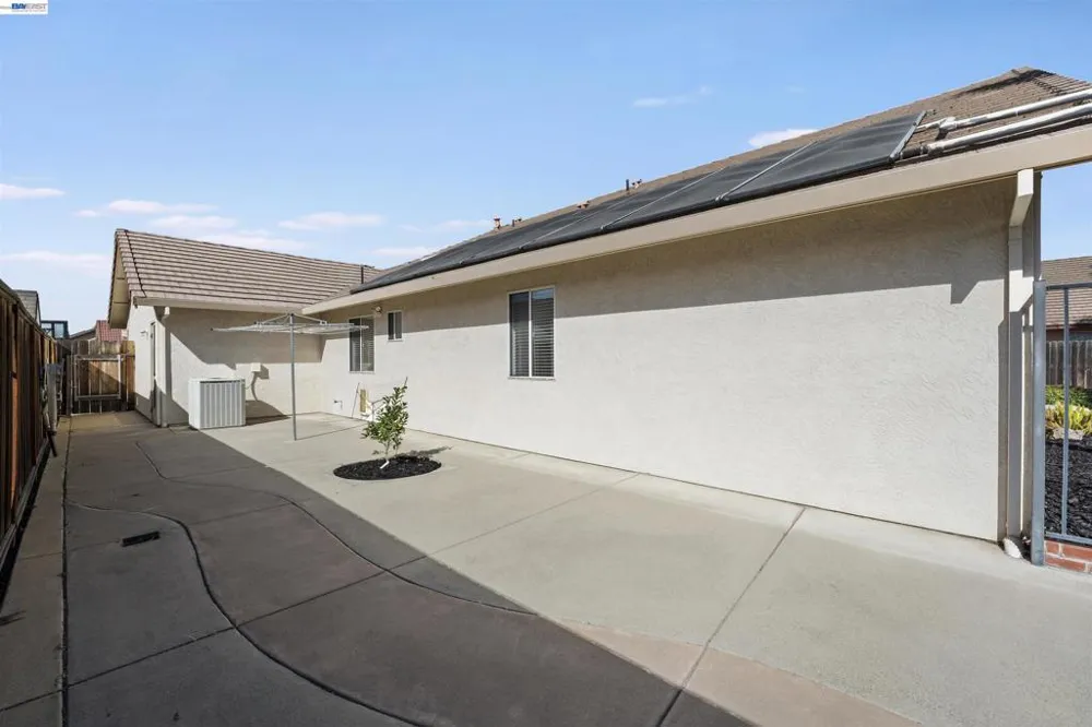 534 Reisling Ct Manteca, CA 95337