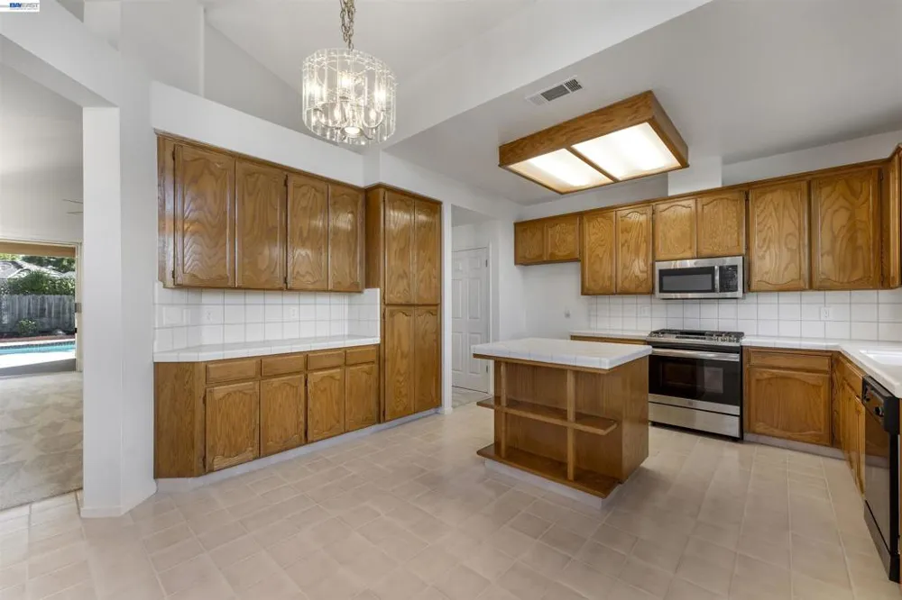 534 Reisling Ct Manteca, CA 95337