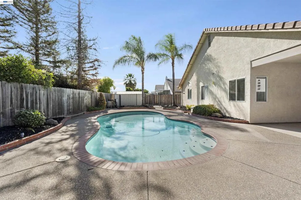 534 Reisling Ct Manteca, CA 95337