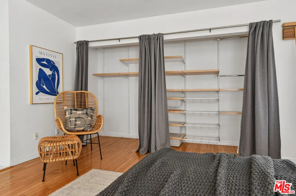 4241 Colfax Avenue #J Los Angeles, CA 91604