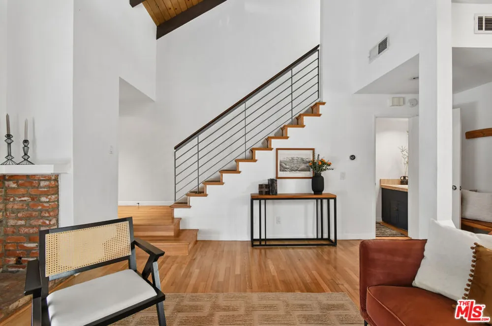 4241 Colfax Avenue #J Los Angeles, CA 91604