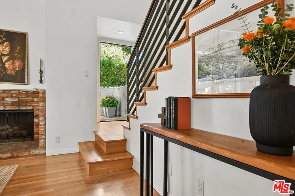 4241 Colfax Avenue #J Los Angeles, CA 91604