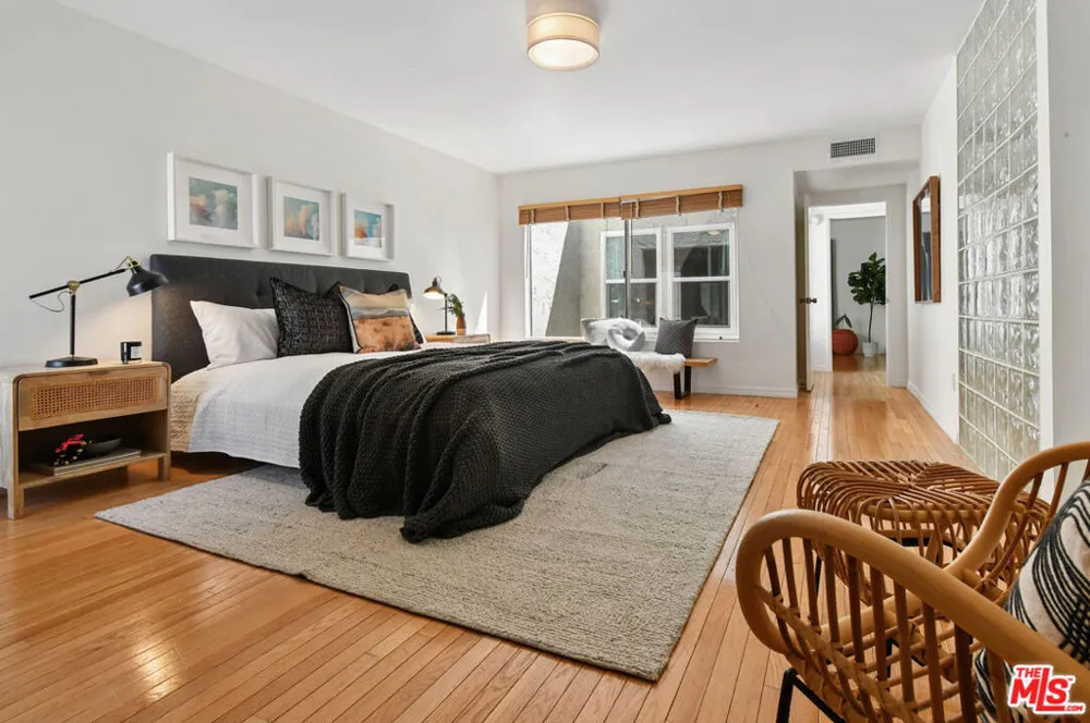 4241 Colfax Avenue #J Los Angeles, CA 91604