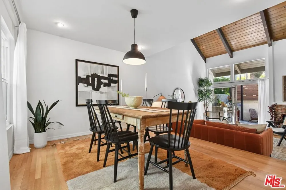 4241 Colfax Avenue #J Los Angeles, CA 91604