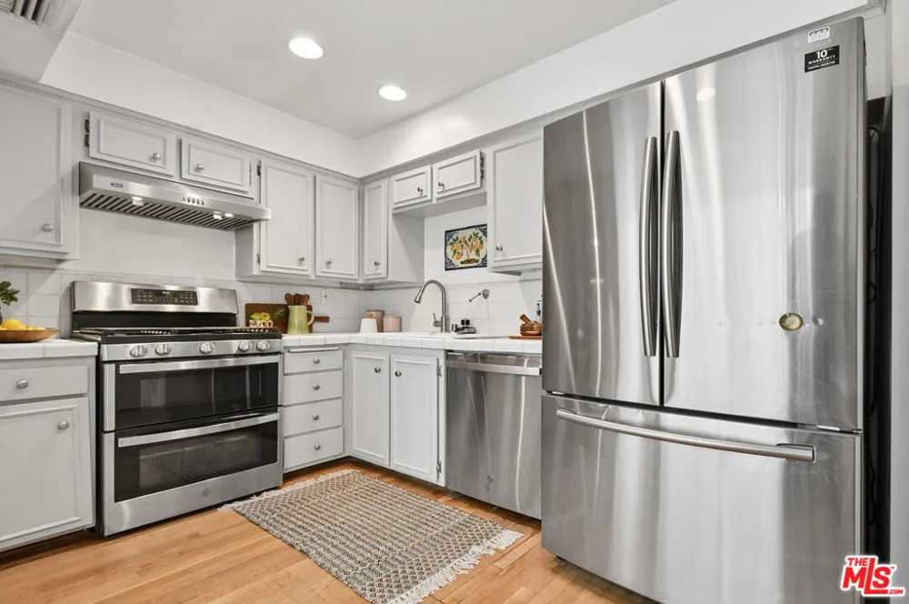 4241 Colfax Avenue #J Los Angeles, CA 91604