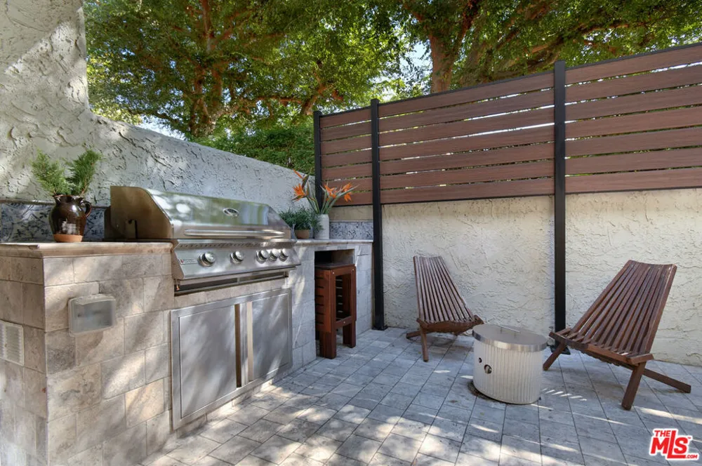 4241 Colfax Avenue #J Los Angeles, CA 91604