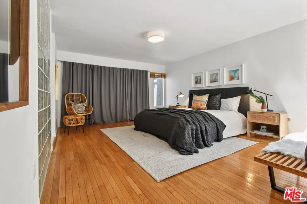 4241 Colfax Avenue #J Los Angeles, CA 91604