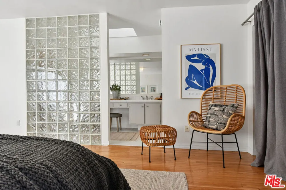 4241 Colfax Avenue #J Los Angeles, CA 91604