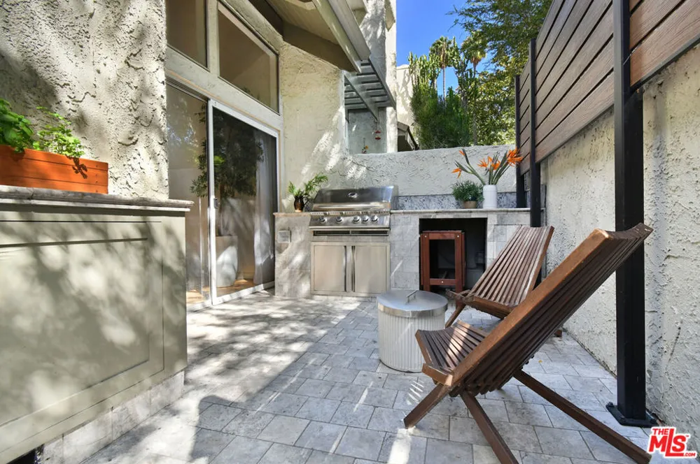 4241 Colfax Avenue #J Los Angeles, CA 91604