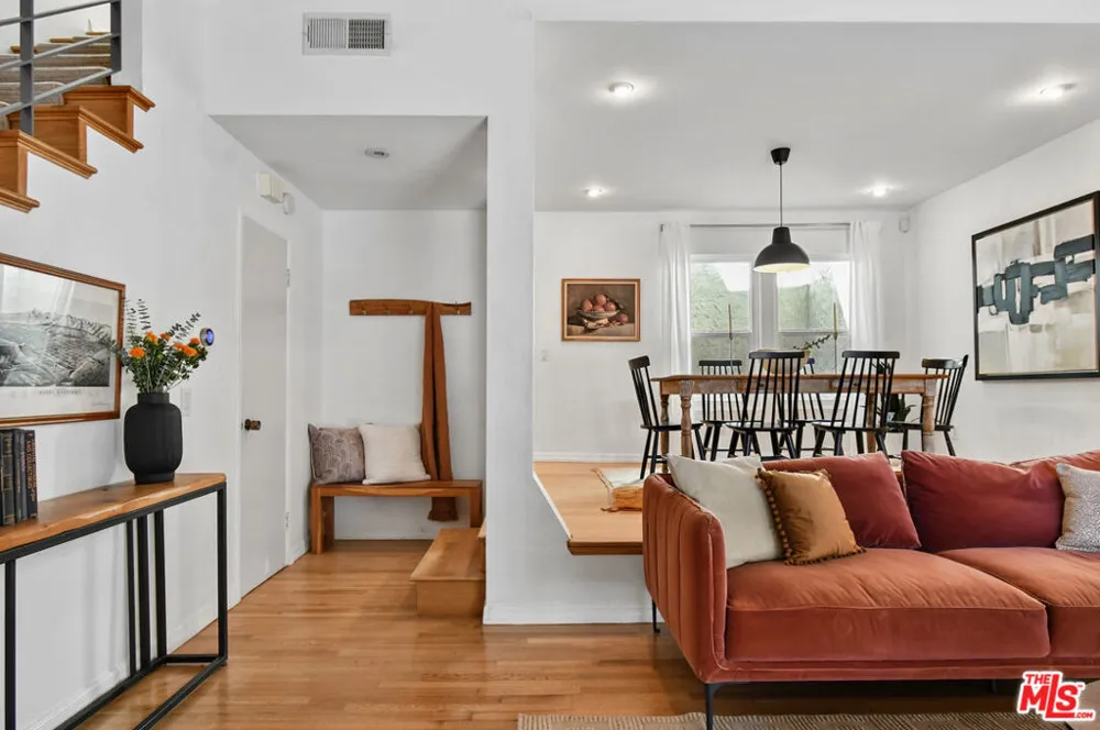 4241 Colfax Avenue #J Los Angeles, CA 91604