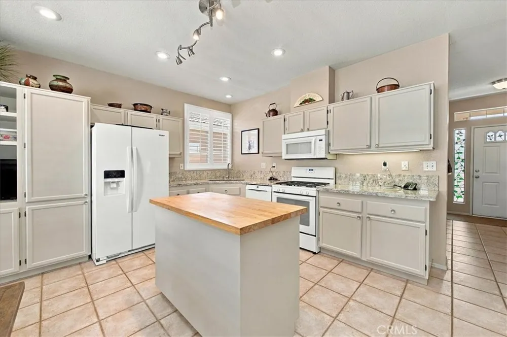 27832 Ruggie Road Menifee, CA 92585