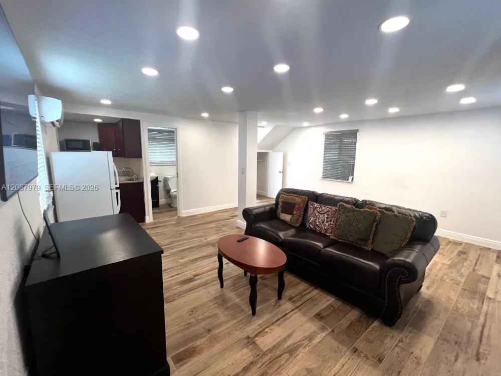 1727 Plunkett St #BACK Hollywood, FL 33020