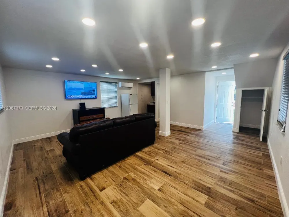 1727 Plunkett St #BACK Hollywood, FL 33020