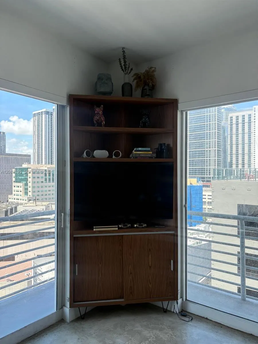 234 NE 3rd St #1701 Miami, FL 33132