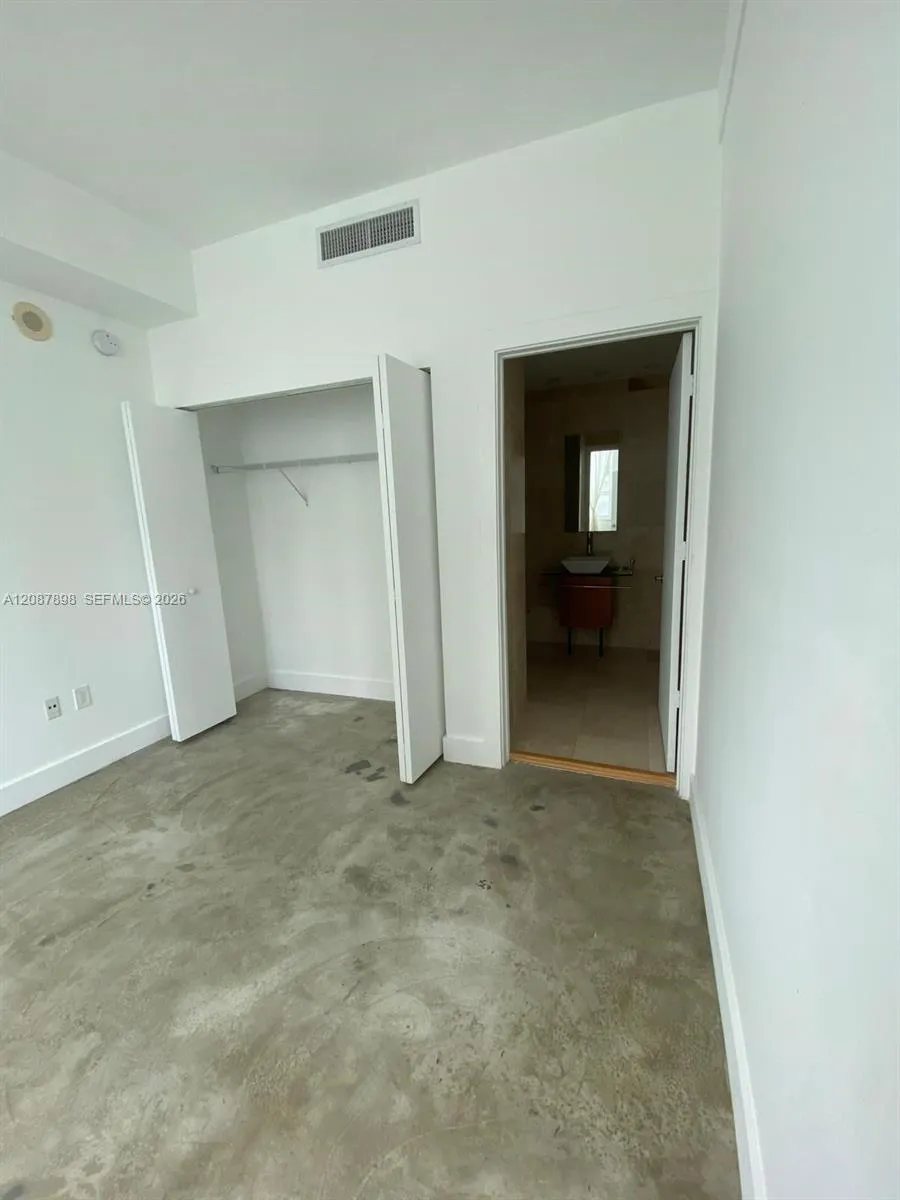 234 NE 3rd St #1701 Miami, FL 33132