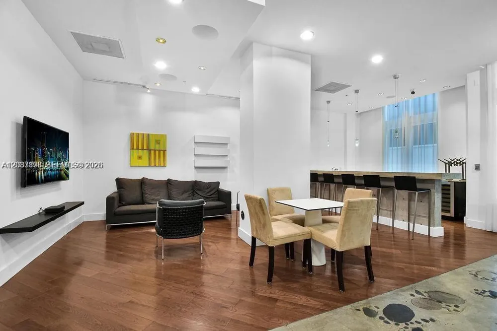 234 NE 3rd St #1701 Miami, FL 33132