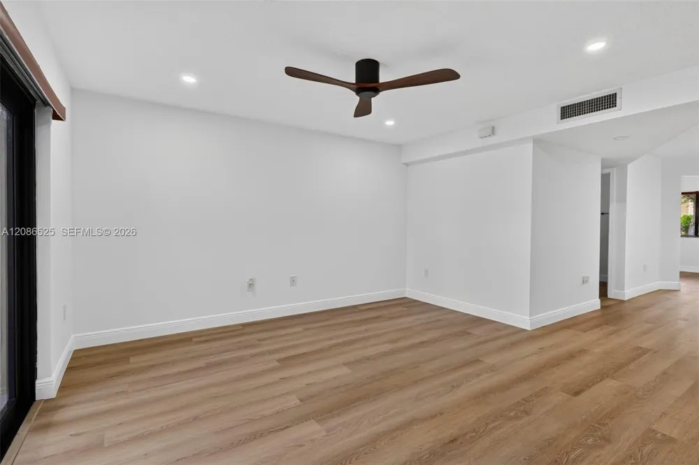 11115 W Okeechobee Rd #118 Hialeah Gardens, FL 33018