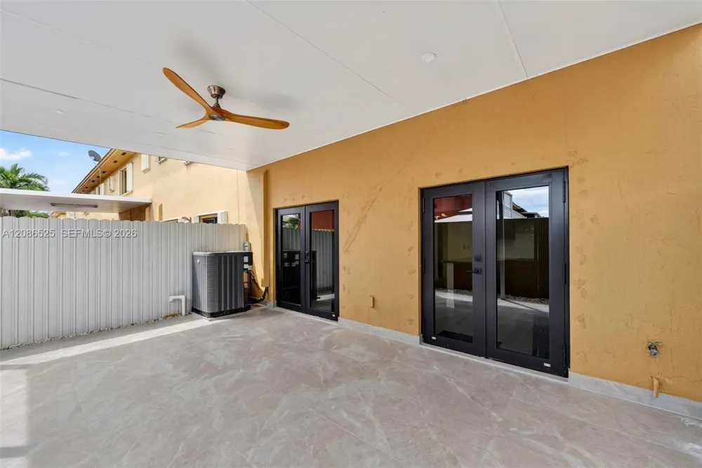 11115 W Okeechobee Rd #118 Hialeah Gardens, FL 33018