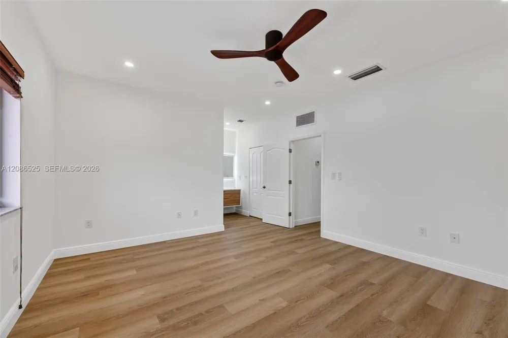 11115 W Okeechobee Rd #118 Hialeah Gardens, FL 33018