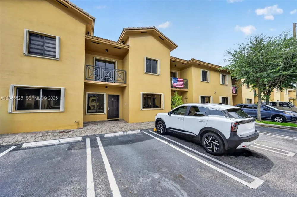 11115 W Okeechobee Rd #118 Hialeah Gardens, FL 33018
