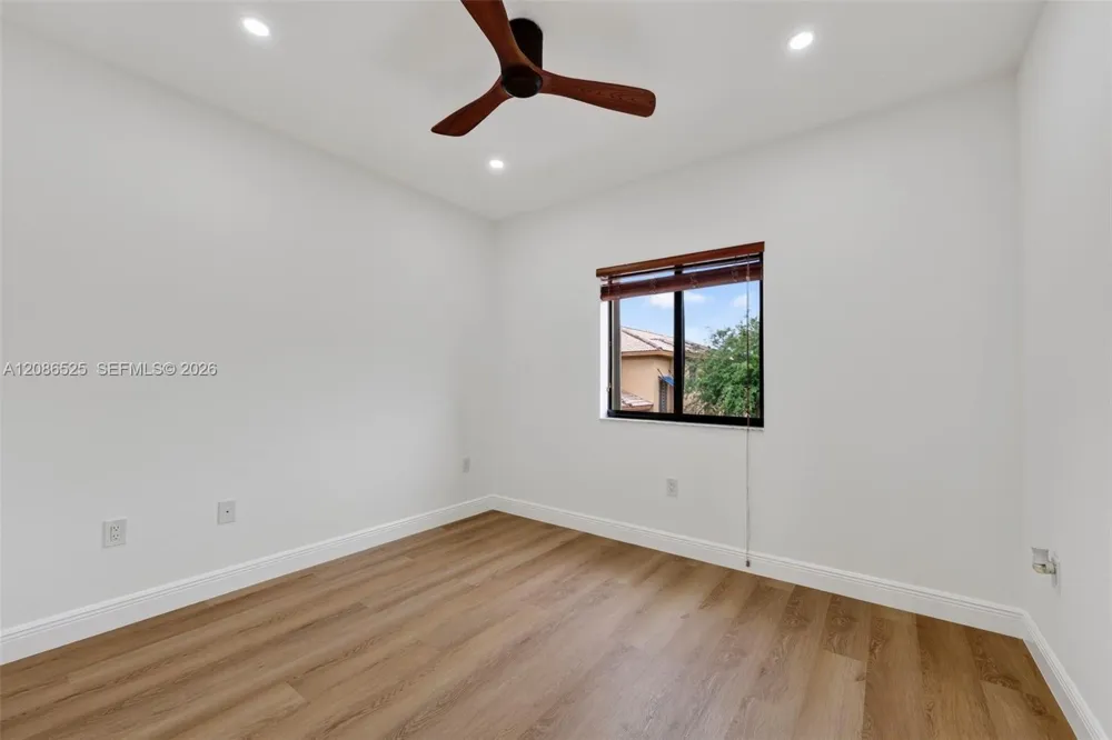 11115 W Okeechobee Rd #118 Hialeah Gardens, FL 33018