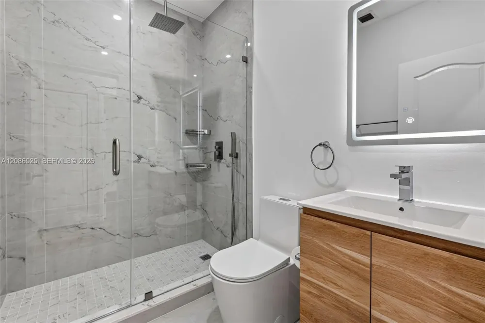 11115 W Okeechobee Rd #118 Hialeah Gardens, FL 33018