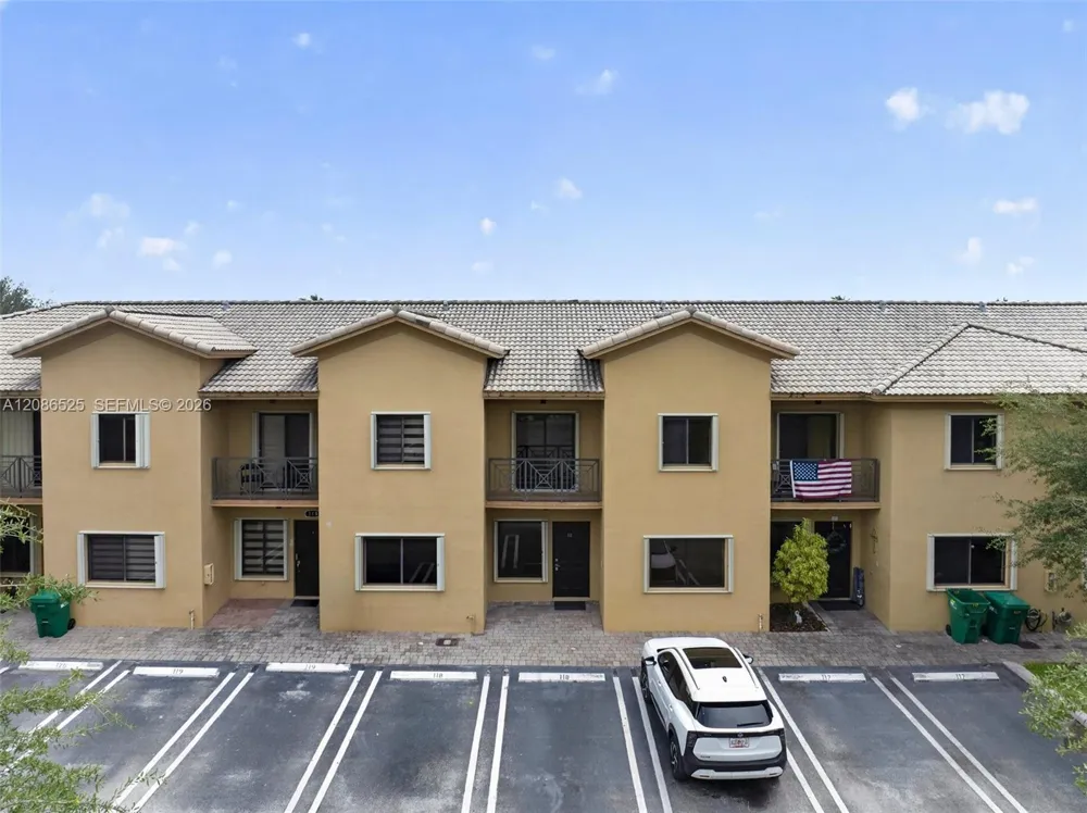 11115 W Okeechobee Rd #118 Hialeah Gardens, FL 33018
