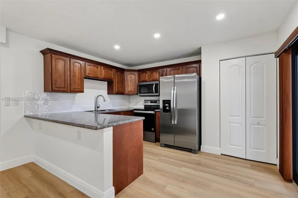 11115 W Okeechobee Rd #118 Hialeah Gardens, FL 33018