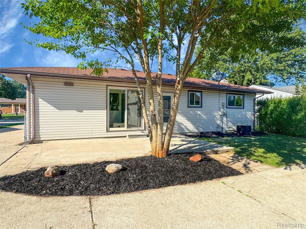 41462 Harvard Drive Sterling Heights City, MI 48313