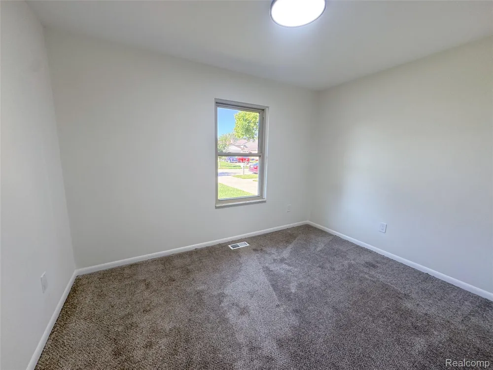 41462 Harvard Drive Sterling Heights City, MI 48313