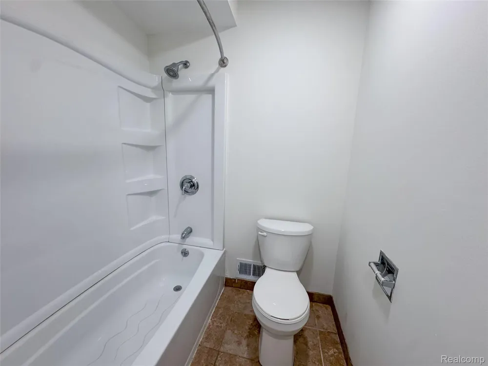 41462 Harvard Drive Sterling Heights City, MI 48313