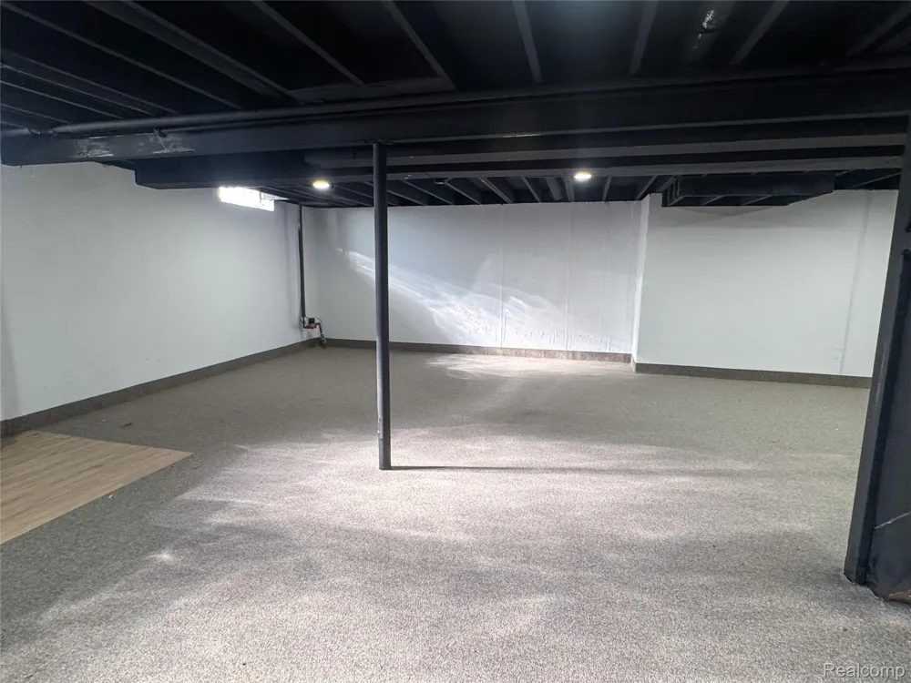 41462 Harvard Drive Sterling Heights City, MI 48313