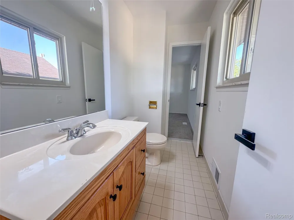 41462 Harvard Drive Sterling Heights City, MI 48313
