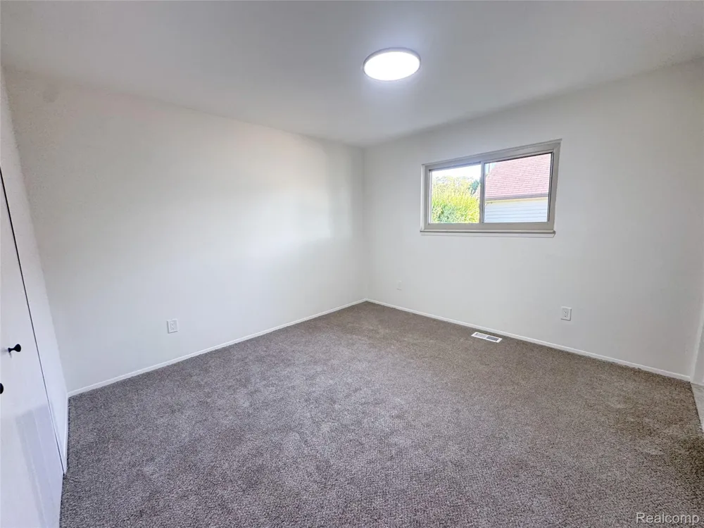 41462 Harvard Drive Sterling Heights City, MI 48313