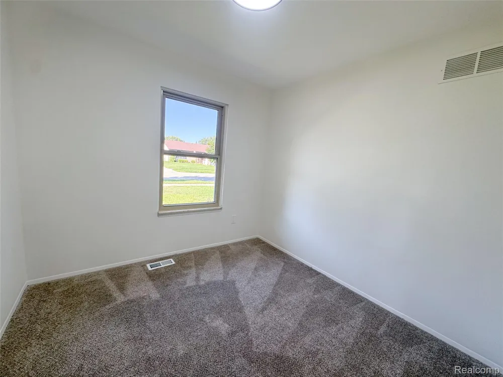 41462 Harvard Drive Sterling Heights City, MI 48313