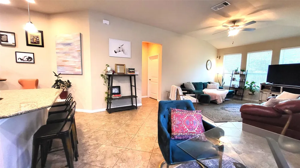 413 Anacua Loop #8 Manchaca, TX 78652