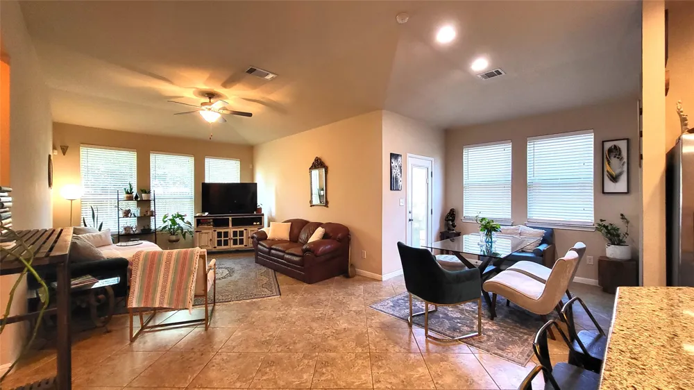 413 Anacua Loop #8 Manchaca, TX 78652
