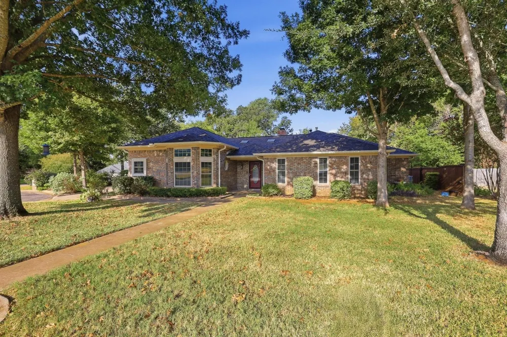 2809 Caprice Avenue Denison, TX 75020