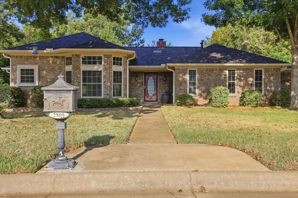 2809 Caprice Avenue Denison, TX 75020