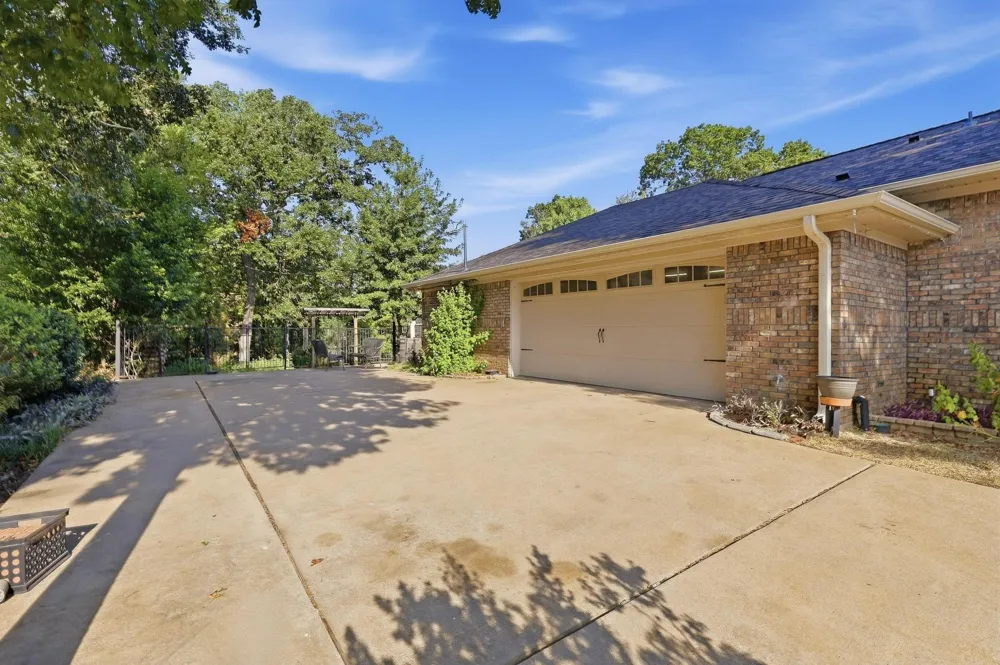 2809 Caprice Avenue Denison, TX 75020