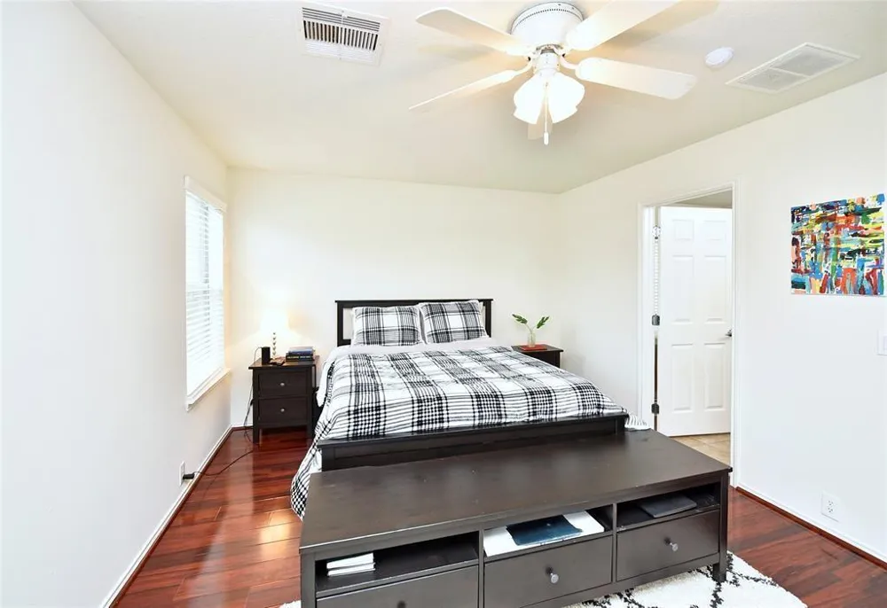 7215 Ravenswood Missouri City, TX 77459