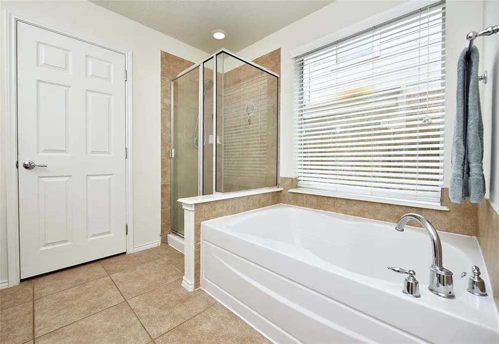 7215 Ravenswood Missouri City, TX 77459