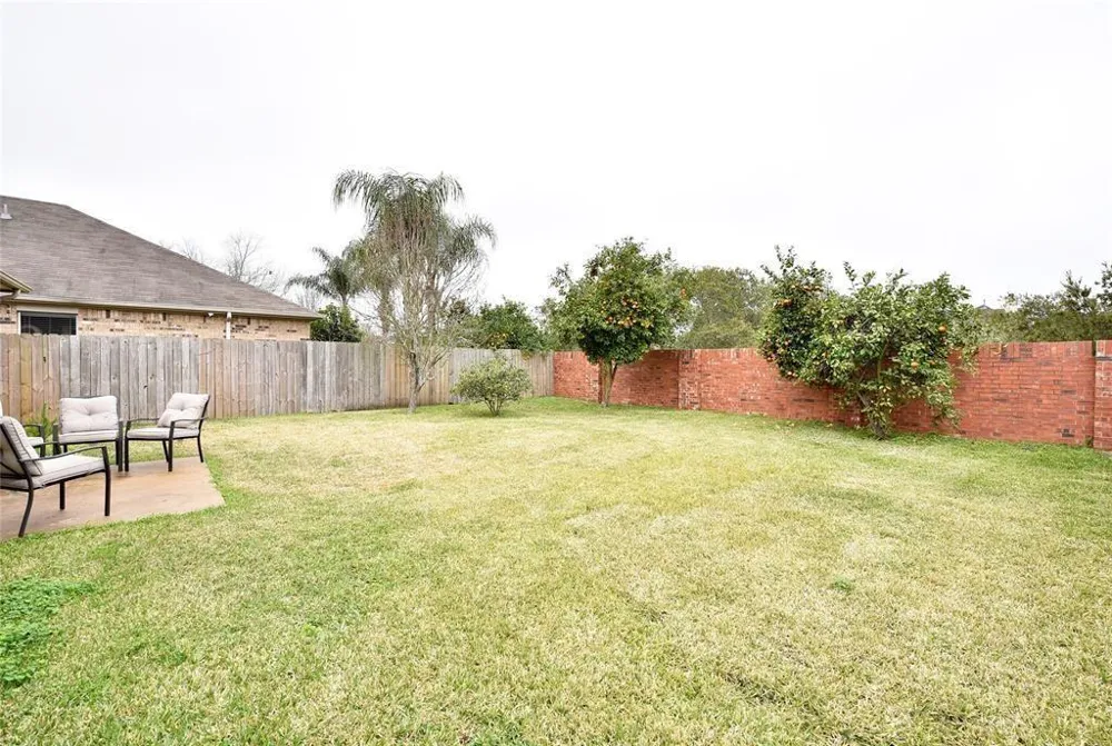 7215 Ravenswood Missouri City, TX 77459