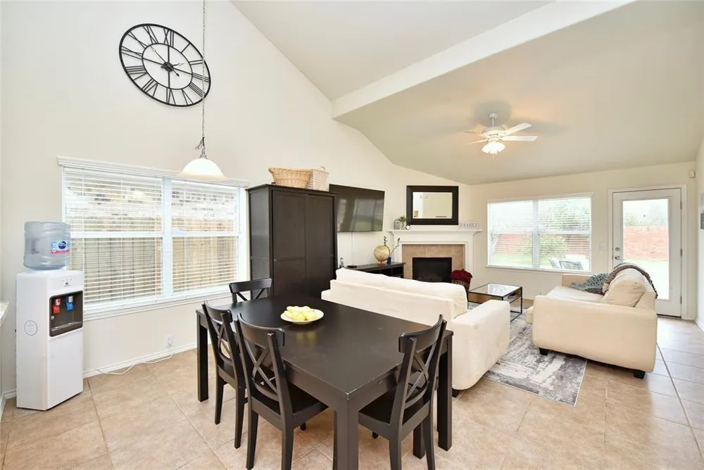 7215 Ravenswood Missouri City, TX 77459