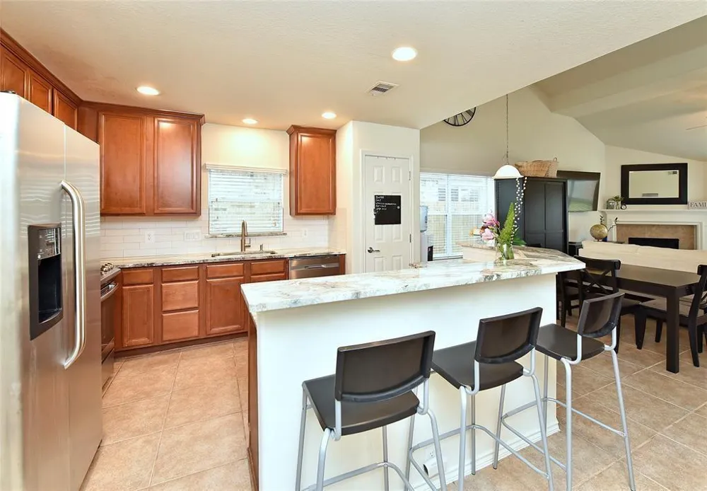 7215 Ravenswood Missouri City, TX 77459