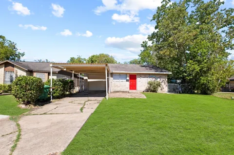 5023 Shorehaven Circle
