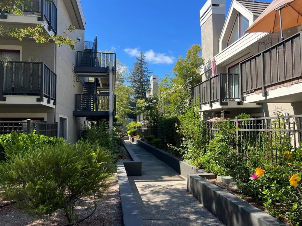 4157 El Camino Way #E Palo Alto, CA 94306